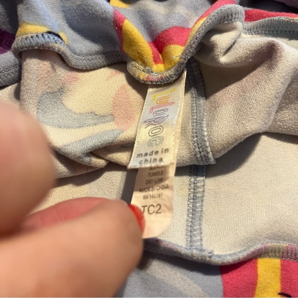 Animals on Pool Rafts, Cats, Dogs, Super Soft & Comfy LulaRoe TC 2 Leggings - Picture 6 of 9